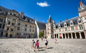 Château royal de Blois / Cour-Aile Louis XII Aile François 1er -Pashrash